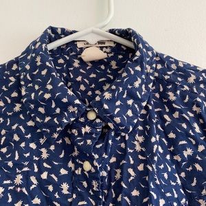 Levi print button down with pearl buttons